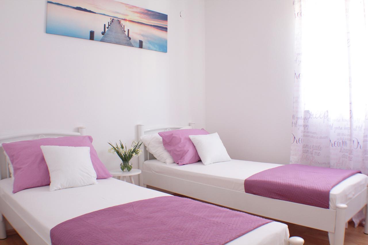 Apartmani Adrijan Krk Veglia Exterior foto